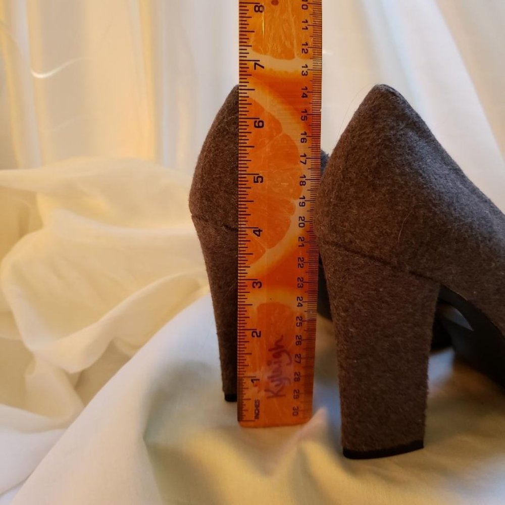 NEW J. Renee Madisson Gray Heels In Size 11 - Picture 4 of 6